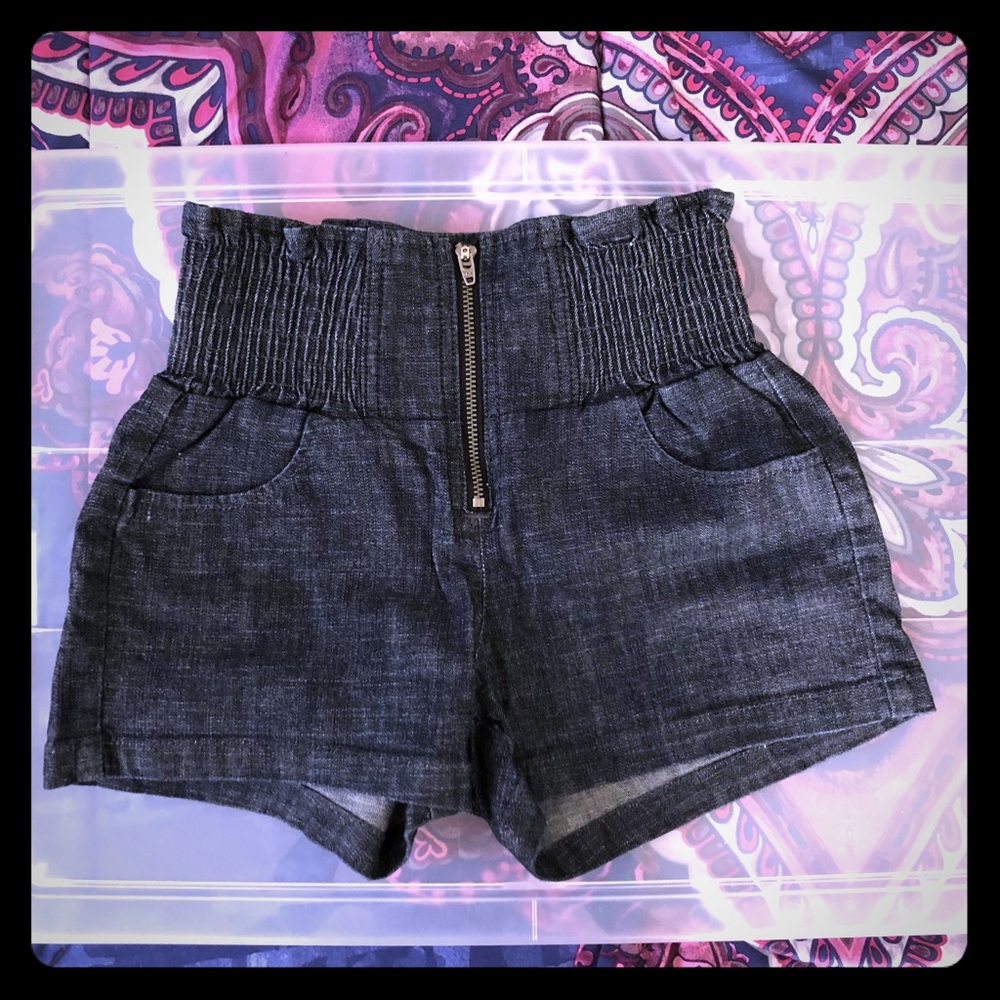 ✨SOLD✨ High-waisted denim shorts